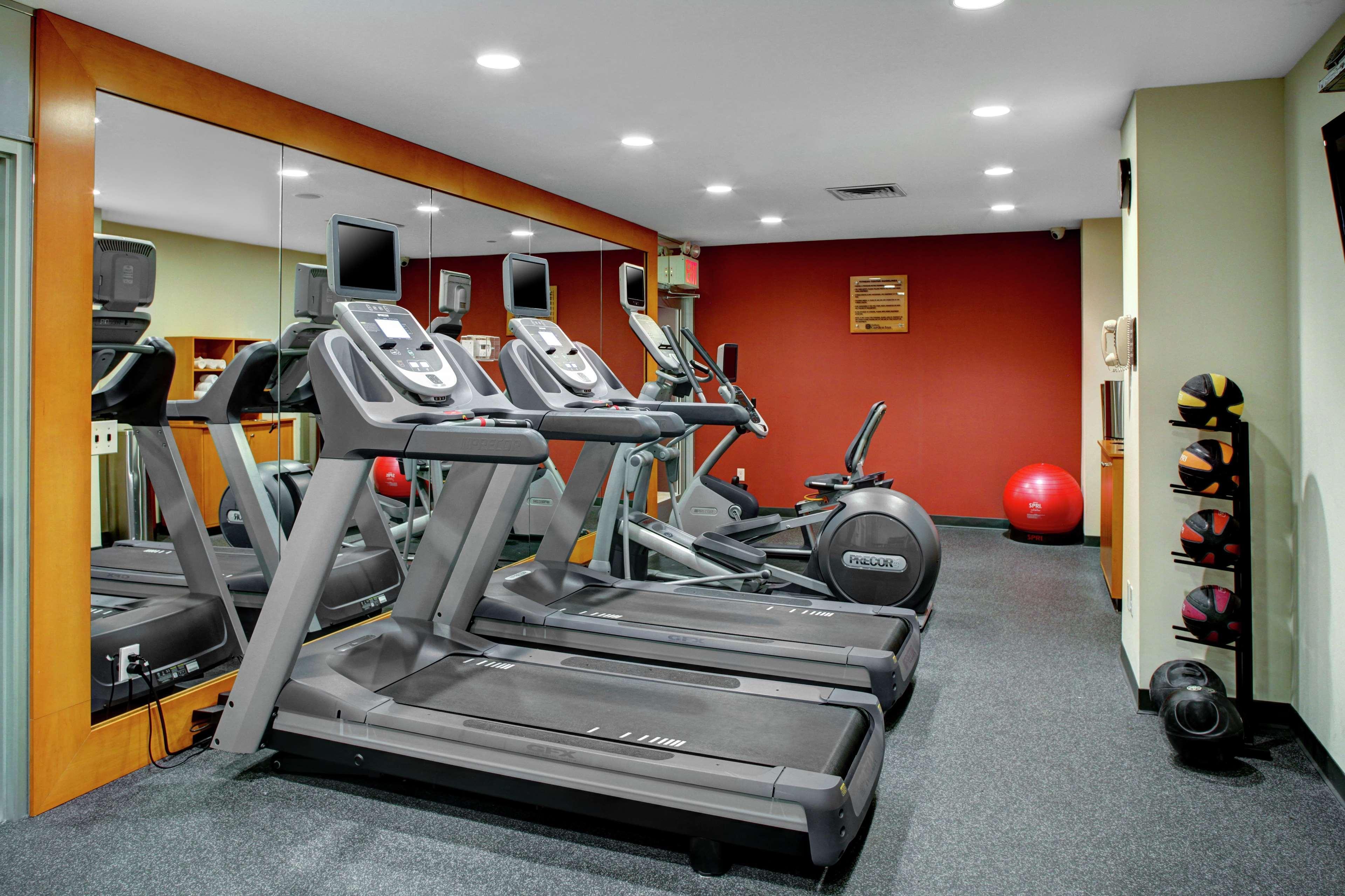 Hilton Garden Inn New York/Manhattan-Chelsea Exterior photo